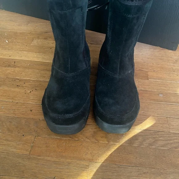Sorel Women's Black Suede Winter Boots - Picture 3 of 4
